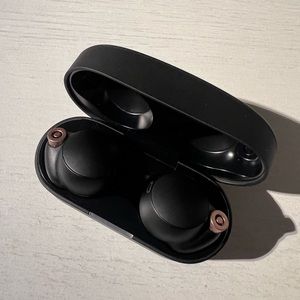 Sony WF 1000XM4 with wireless case.